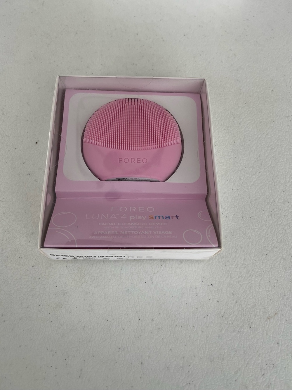 FOREO Pink LUNA 4 Play Smart Facial Cleansing Brush